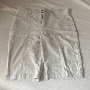 Simon Chang Cream Bermuda Shorts Classic Style
